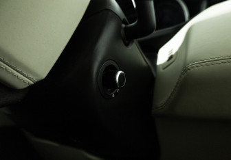 Подержанный автомобиль Land Rover Range Rover Sport 2014 года (23 фото)