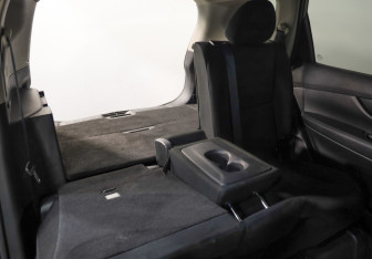 Подержанный автомобиль Nissan X-Trail 2017 года (24 фото)