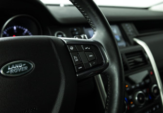 Подержанный автомобиль Land Rover Discovery Sport 2015 года (20 фото)