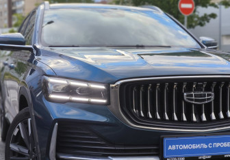 Подержанный автомобиль Geely Monjaro 2024 года (8 фото)