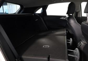 Подержанный автомобиль Kia Ceed Hatchback 2021 года (15 фото)