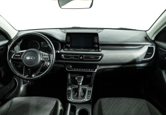 Подержанный автомобиль Kia Seltos 2020 года (13 фото)
