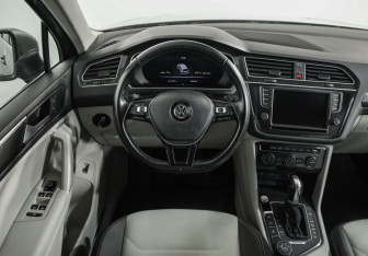 Подержанный автомобиль Volkswagen Tiguan 2017 года (11 фото)