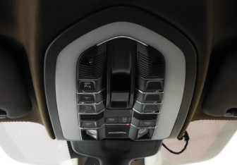 Подержанный автомобиль Porsche Cayenne 2014 года (27 фото)