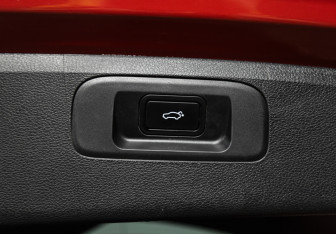 Подержанный автомобиль Geely Coolray 2023 года (20 фото)