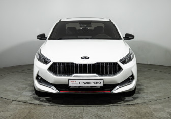 Подержанный автомобиль Kia K3 Sedan 2020 года (2 фото)