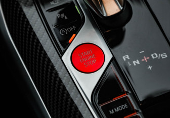 Подержанный автомобиль BMW M4 Coupe 2024 года (24 фото)