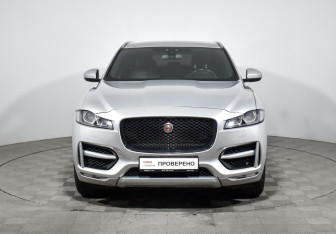 Подержанный автомобиль Jaguar F-Pace 2017 года (2 фото)