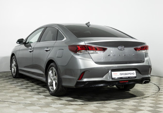 Подержанный автомобиль Hyundai Sonata 2017 года (7 фото)