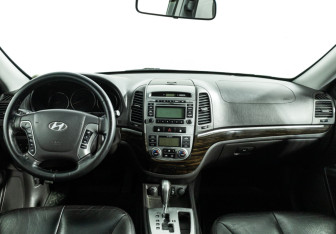 Подержанный автомобиль Hyundai Santa Fe 2010 года (13 фото)