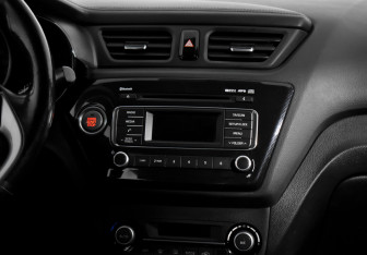 Подержанный автомобиль Kia Rio Hatchback 2016 года (14 фото)