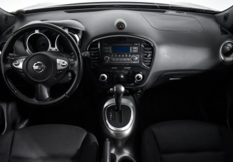 Подержанный автомобиль Nissan Juke 2012 года (15 фото)