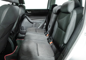 Подержанный автомобиль Skoda Yeti 2014 года (10 фото)