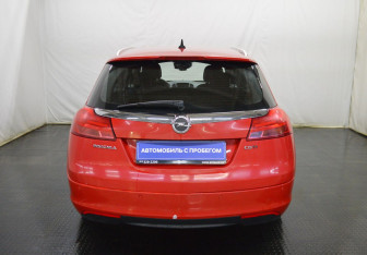 Подержанный автомобиль Opel Insignia Wagon 2012 года (6 фото)