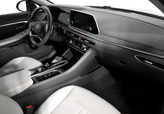 Подержанный автомобиль Hyundai Sonata 2020 года (12 фото)