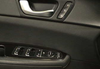 Подержанный автомобиль Kia Optima Sedan 2016 года (18 фото)