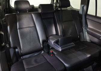 Подержанный автомобиль Toyota Land Cruiser Prado 2012 года (26 фото)