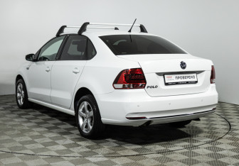 Подержанный автомобиль Volkswagen Polo Sedan 2016 года (7 фото)