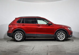 Подержанный автомобиль Volkswagen Tiguan 2020 года (4 фото)