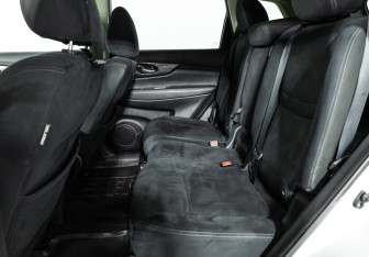 Подержанный автомобиль Nissan X-Trail 2015 года (10 фото)
