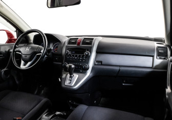 Подержанный автомобиль Honda CR-V 2008 года (9 фото)