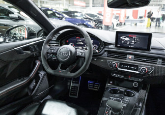 Подержанный автомобиль Audi RS 5 Coupe 2017 года (22 фото)