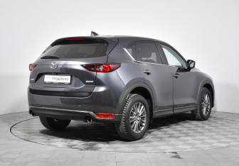 Подержанный автомобиль Mazda CX-5 2017 года (5 фото)