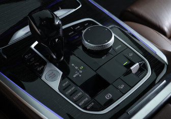 Подержанный автомобиль BMW X7 2020 года (15 фото)