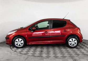 Подержанный автомобиль Peugeot 207 Hatchback 2008 года (8 фото)