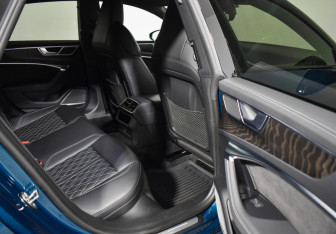 Подержанный автомобиль Audi A7 2019 года (12 фото)