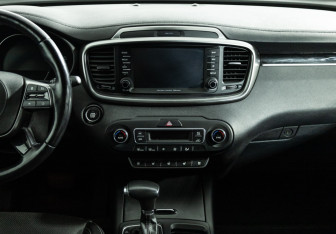 Подержанный автомобиль Kia Sorento 2018 года (14 фото)