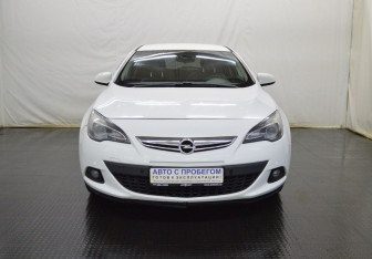Подержанный автомобиль Opel Astra Hatchback 2014 года (2 фото)