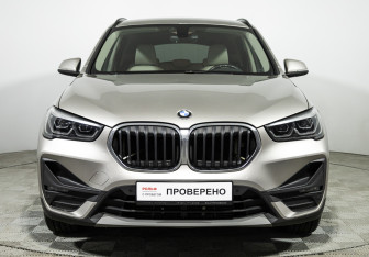 Подержанный автомобиль BMW X1 2020 года (2 фото)