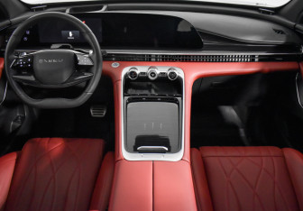 Подержанный автомобиль Exeed RX 2023 года (15 фото)