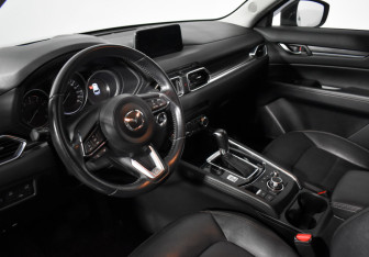 Подержанный автомобиль Mazda CX-5 2017 года (9 фото)