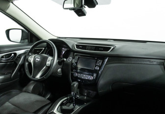 Подержанный автомобиль Nissan X-Trail 2018 года (9 фото)