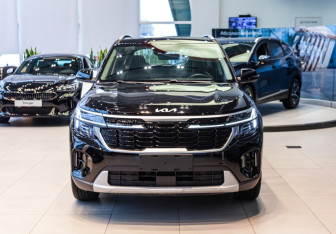 Подержанный автомобиль Kia Seltos 2023 года (2 фото)