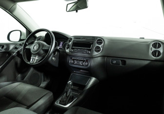Подержанный автомобиль Volkswagen Tiguan 2013 года (9 фото)
