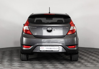 Подержанный автомобиль Hyundai Solaris Hatchback 2012 года (6 фото)
