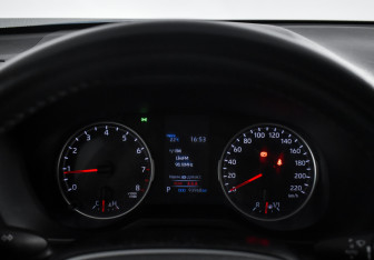 Подержанный автомобиль Toyota RAV4 2021 года (18 фото)
