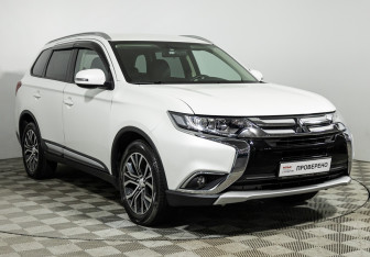 Подержанный автомобиль Mitsubishi Outlander 2018 года (3 фото)