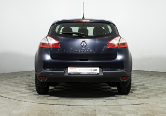 Подержанный автомобиль Renault Megane Hatchback 2012 года (6 фото)