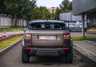Подержанный автомобиль Land Rover Range Rover Evoque 2017 года (7 фото)
