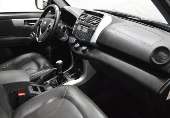 Подержанный автомобиль Lifan X60 2015 года (12 фото)