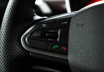 Подержанный автомобиль Geely Coolray 2023 года (20 фото)