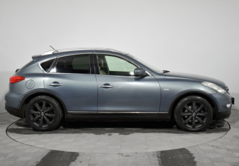 Подержанный автомобиль Infiniti EX 2008 года (4 фото)