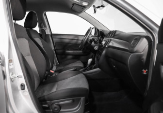 Подержанный автомобиль Suzuki Vitara 2020 года (17 фото)