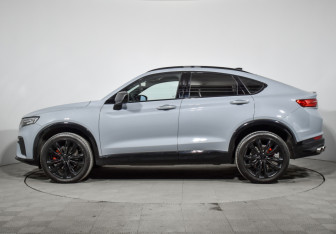 Подержанный автомобиль Geely Tugella 2023 года (8 фото)