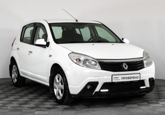 Подержанный автомобиль Renault Sandero 2013 года (3 фото)