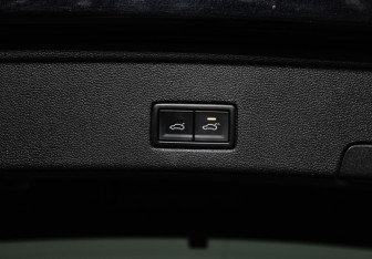 Подержанный автомобиль Volkswagen Touareg 2019 года (22 фото)